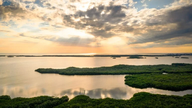 natural-beauty-with-clouds-sun